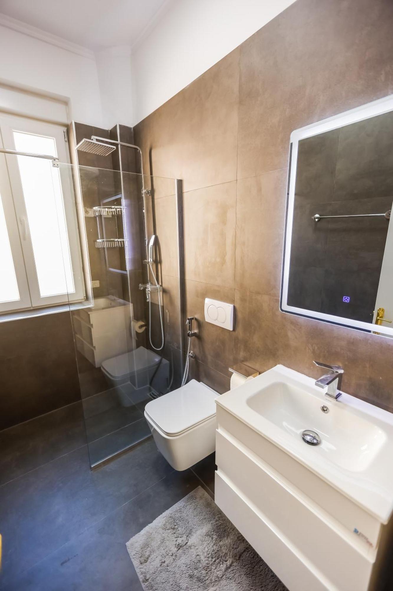 Viewpoint Central Apartment Tirana Buitenkant foto